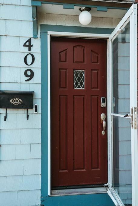 Bluebird Cottage, Walking Distance To Fairgrounds Hutchinson Exterior photo